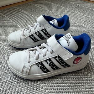 Adidas Marvel Spiderman Grand Court Kid Sneakers Velcro- excellent condition!